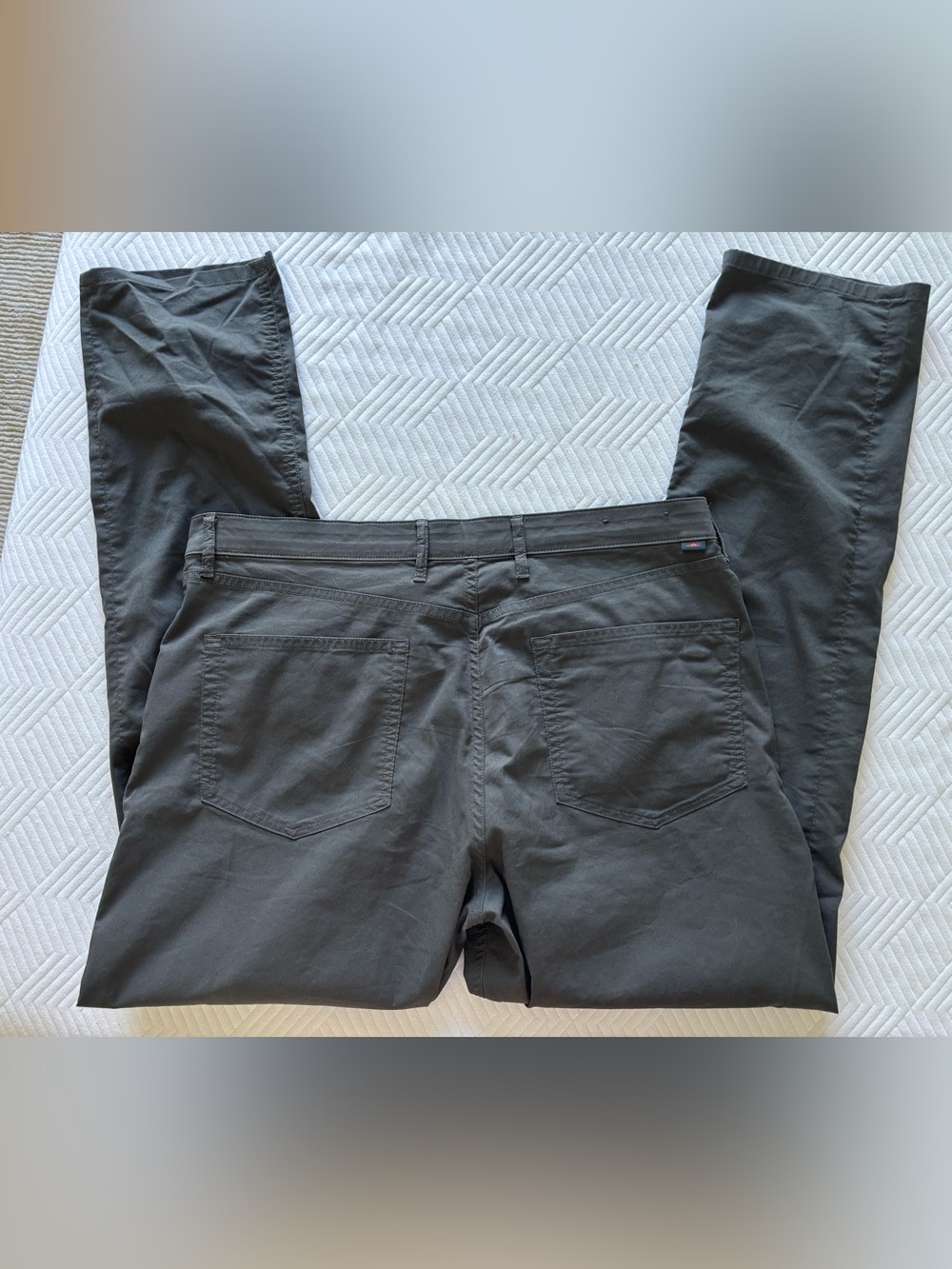 Faherty Movement Pant - Picture 3 of 4